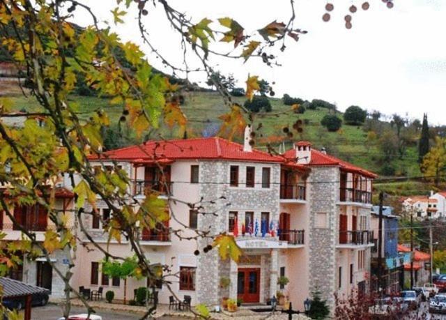 Hotel Kynaitha Kalavryta Esterno foto