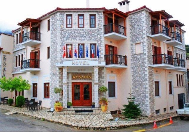 Hotel Kynaitha Kalavryta Esterno foto
