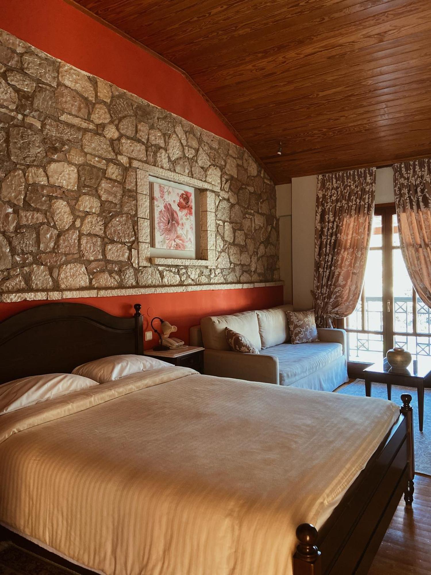 Hotel Kynaitha Kalavryta Esterno foto