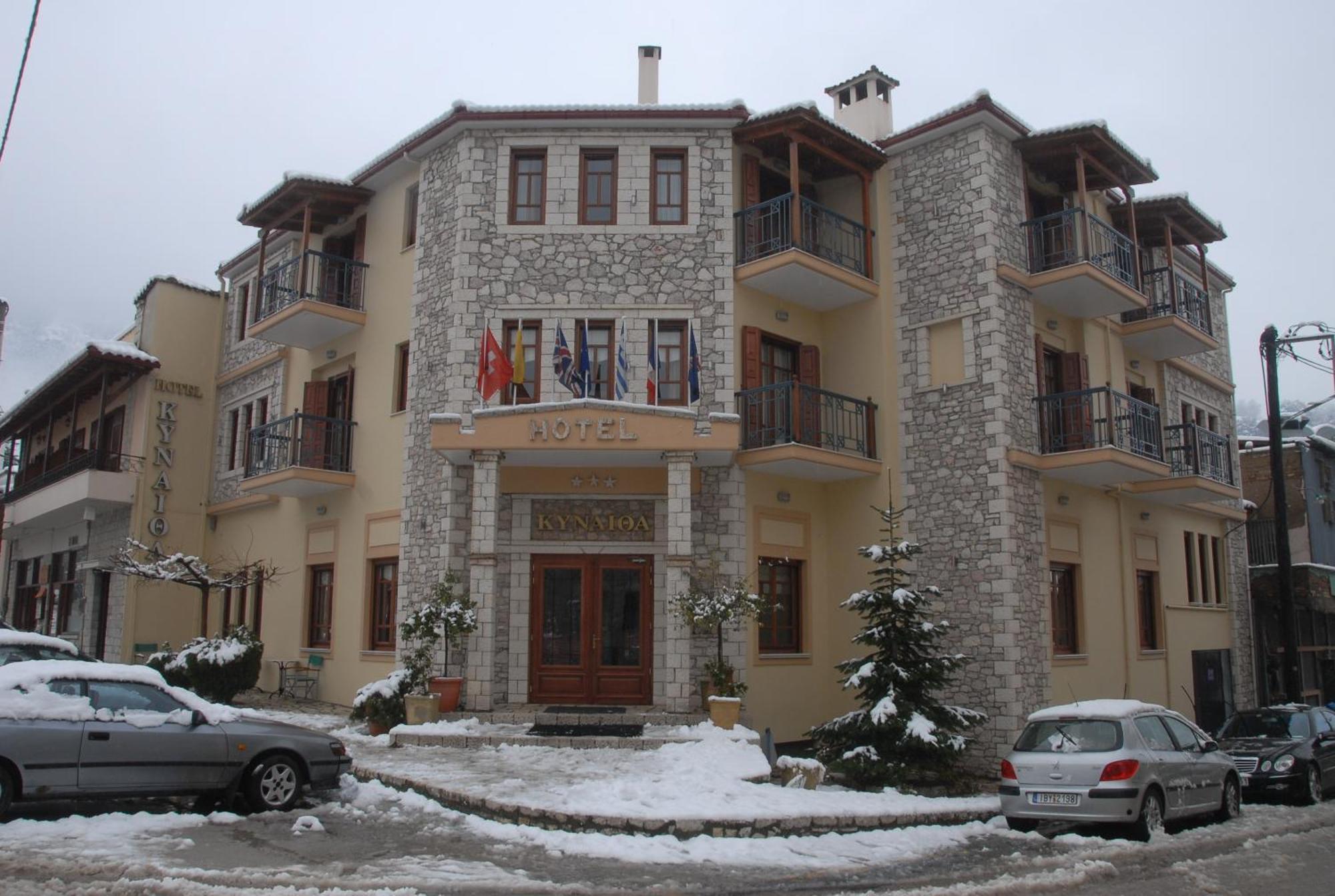 Hotel Kynaitha Kalavryta Esterno foto