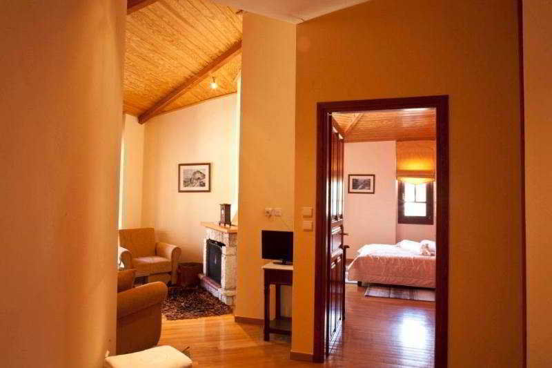 Hotel Kynaitha Kalavryta Esterno foto