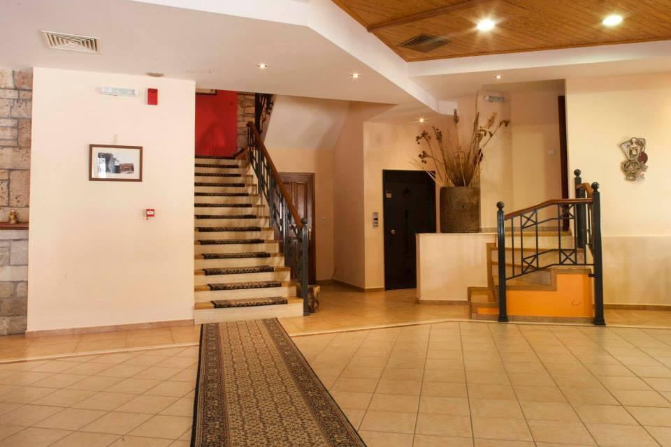 Hotel Kynaitha Kalavryta Esterno foto